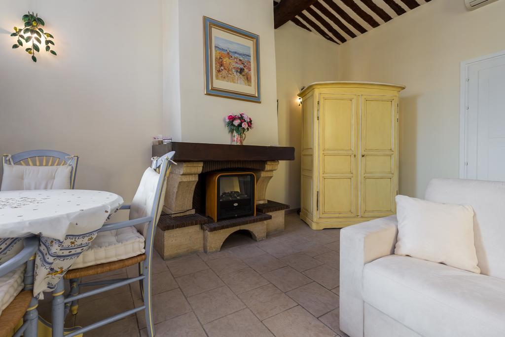 Very Charming Studio Apartment On Port In Cannes A Short Walk To Palais With Aircon And Internet 411 외부 사진